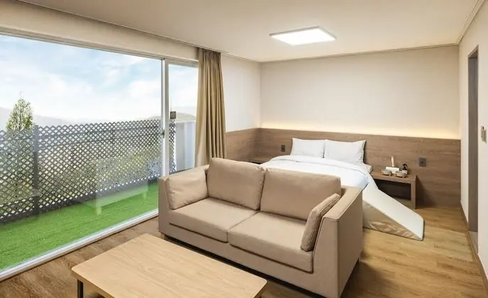 Kensington Studio Pet (Renewal)