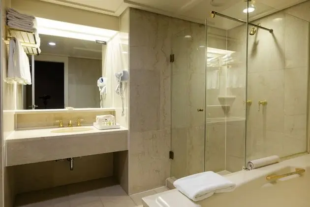 Deluxe Tek Büyük Yataklı Oda, Dağ Manzaralı (High Floor)