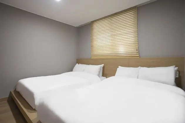 Kensington Deluxe (Remodeling Room / No Kitchenette)