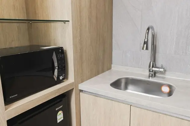 Kensington Studio (Remodeling Room / No Kitchenette)