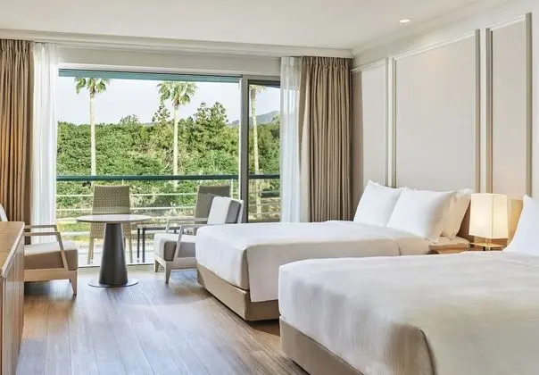 Luxury Suite Garden View Twin