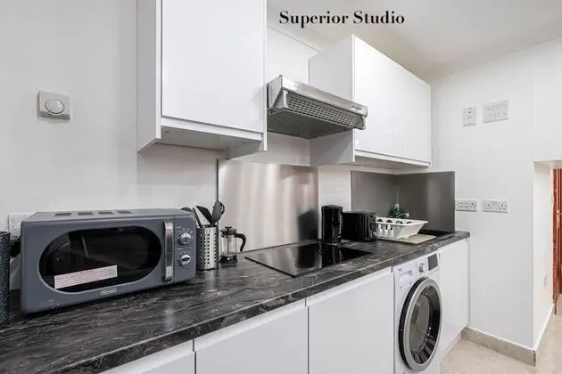 Superior Stüdyo, Özel Banyo