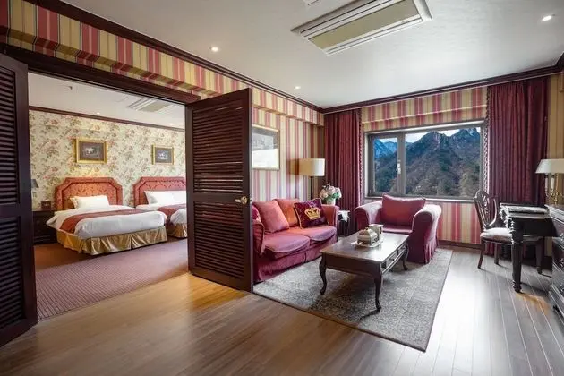 Süit (Randomly assigned Room)