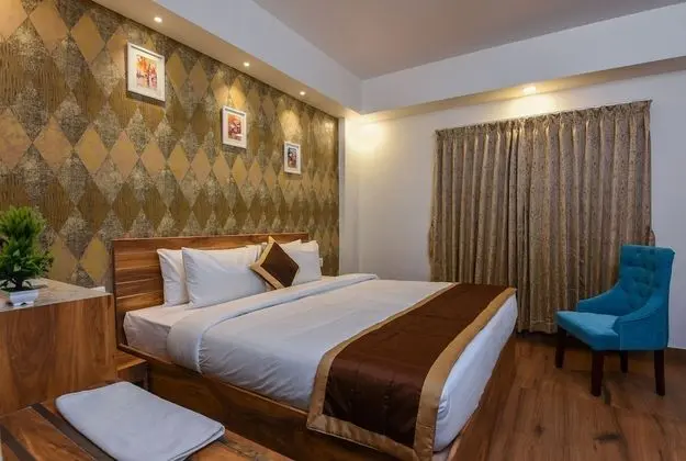 Deluxe Tek Büyük Yataklı Oda, 1 Çift Kişilik Yatak, Şehir Manzaralı