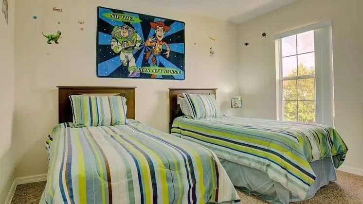 Comfort 4 Bedroom Townhome with Pool