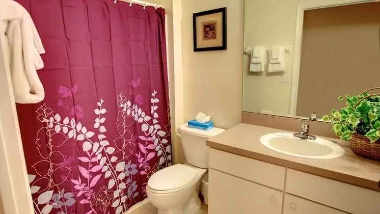 Comfort 4 Bedroom Townhome with Pool