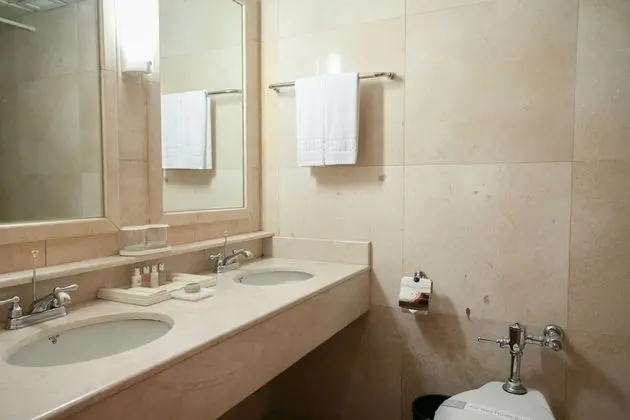Standard Family Twin Room, Bathtub