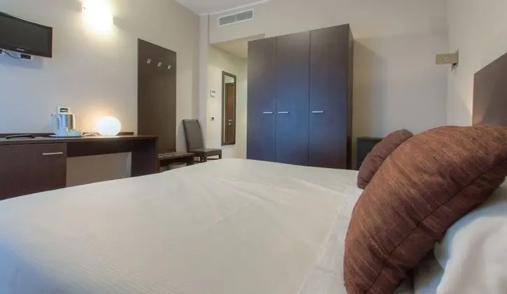 Comfort Tek Büyük Yataklı Oda