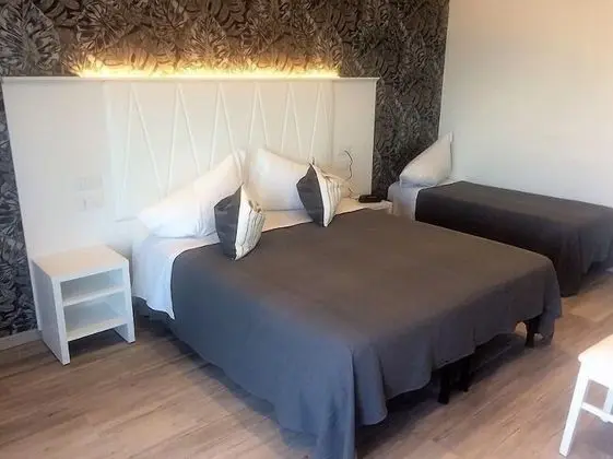 Üç Kişilik Oda, Deniz Manzaralı