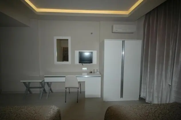 Triple, Manzarasız