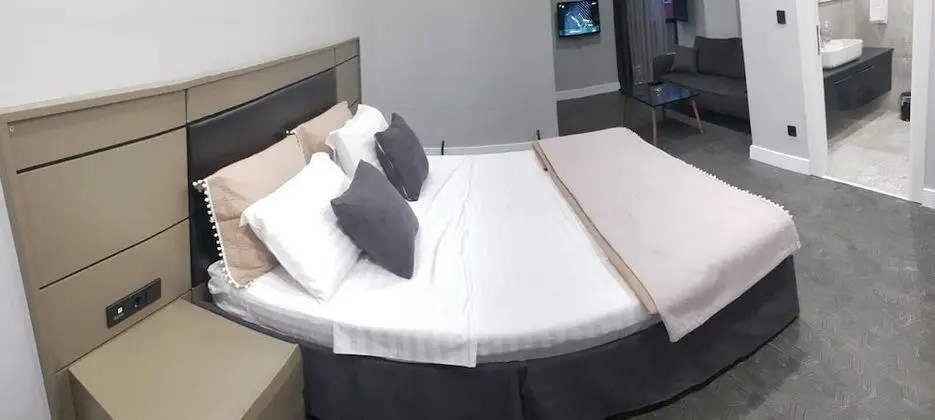 Luxury Suite