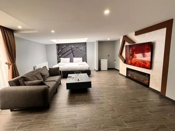Superior Studio
