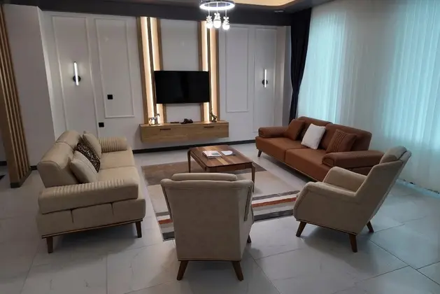 Luxury Oda