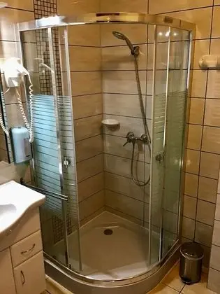 Büyük Yataklı Tek Kişilik Oda
