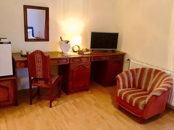 Tek Büyük Yataklı Oda, Balkon (with Air Conditioning)