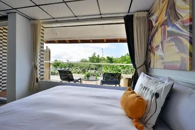 Dört Kişilik Oda, Balkon