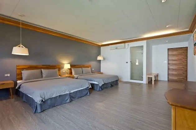Deluxe Dört Kişilik Oda (2F)