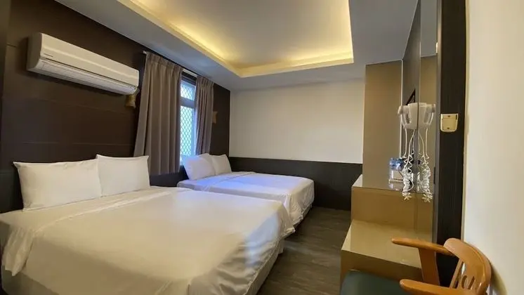 Dört Kişilik Oda (305)