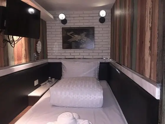 Ortak Ranzalı Oda, Sadece kadınlar için, Sigara İçilmez (Single bed)