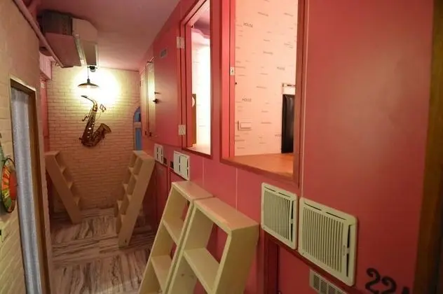 Ortak Ranzalı Oda, Sadece kadınlar için, Sigara İçilmez (Single bed)