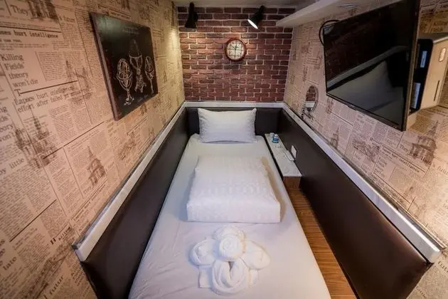 Ortak Ranzalı Oda, Sadece kadınlar için, Sigara İçilmez (Single bed)