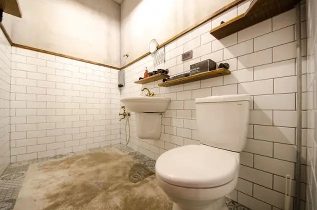 Design Üç Kişilik Oda, Birden Çok Yatak, Buzdolabı (Thomas Edison)