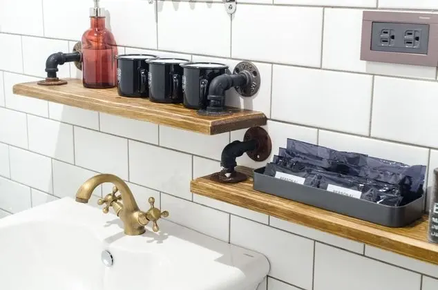 Design Üç Kişilik Oda, Birden Çok Yatak, Buzdolabı (Thomas Edison)