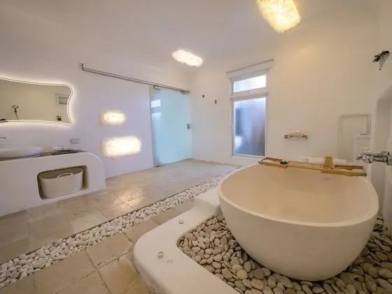 Deluxe Tek Büyük Yataklı Oda, 1 En Büyük (King) Boy Yatak, Avlu Manzaralı, Bahçeli