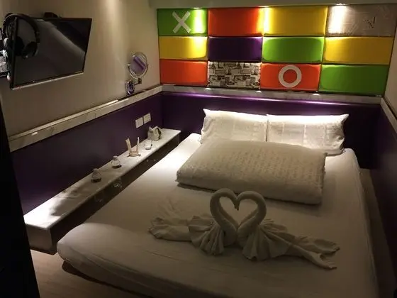 Tek Büyük Yataklı Oda, Ortak Banyo