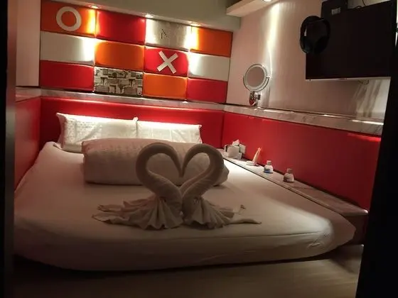Tek Büyük Yataklı Oda, Ortak Banyo