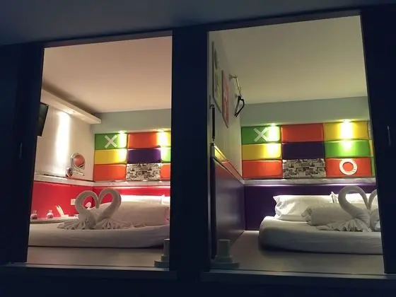 Tek Büyük Yataklı Oda, Ortak Banyo