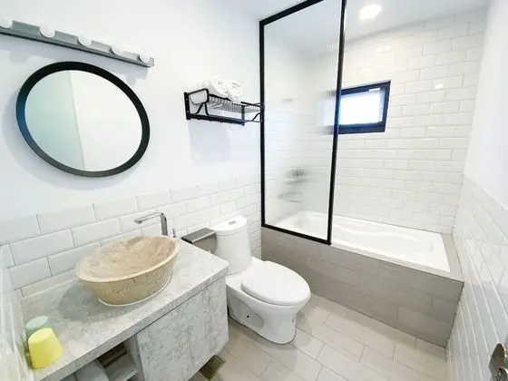 Dört Kişilik Oda, Sigara İçilmez, Balkon