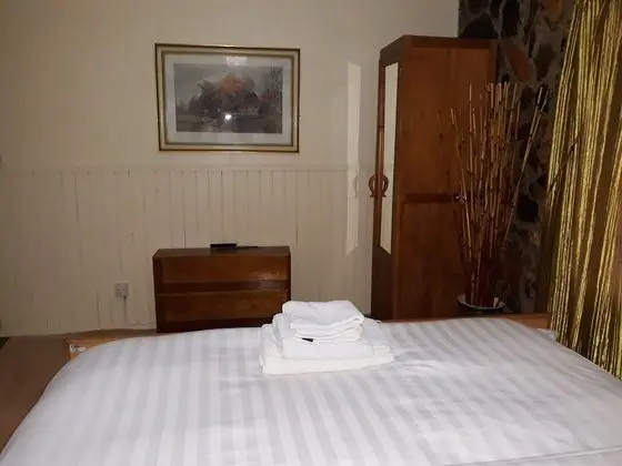 Kır Evi, Bahçe Manzaralı