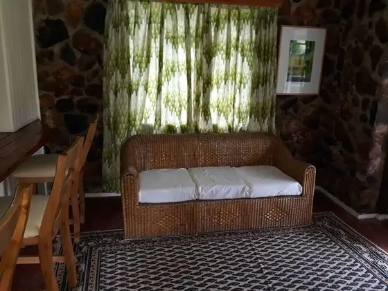 Kır Evi, Bahçe Manzaralı