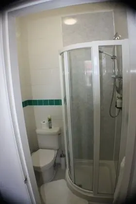 Tek Büyük Yataklı Oda, Banyolu/Duşlu