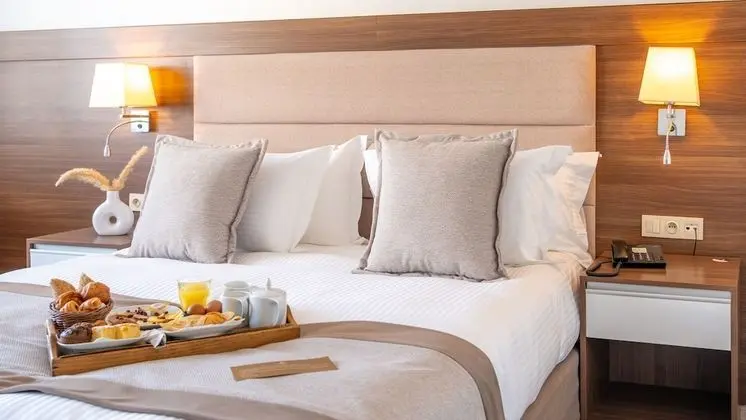 Deluxe Tek Büyük veya İki Ayrı Yataklı Oda, Şehir Manzaralı