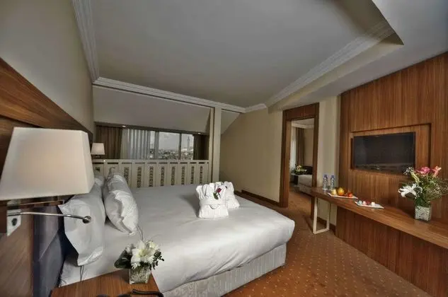 Duplex Suite Mosque View