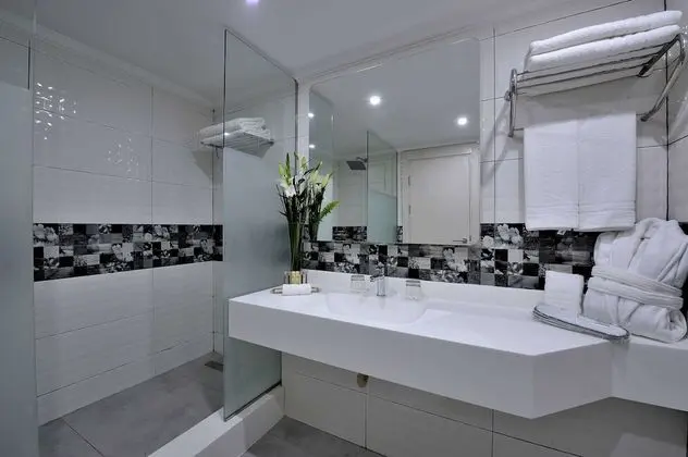 Duplex Suite Mosque View