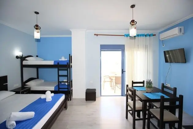 Dört Kişilik Oda, Deniz Manzaralı