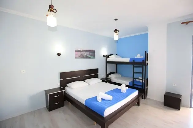 Dört Kişilik Oda, Deniz Manzaralı