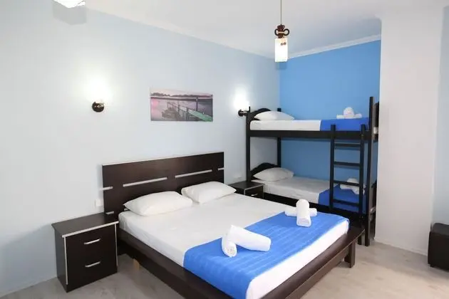 Dört Kişilik Oda, Deniz Manzaralı