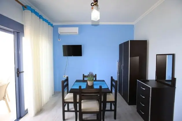 Dört Kişilik Oda, Deniz Manzaralı