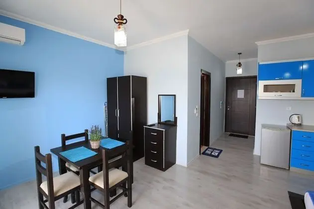 Dört Kişilik Oda, Deniz Manzaralı