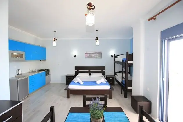 Dört Kişilik Oda, Deniz Manzaralı