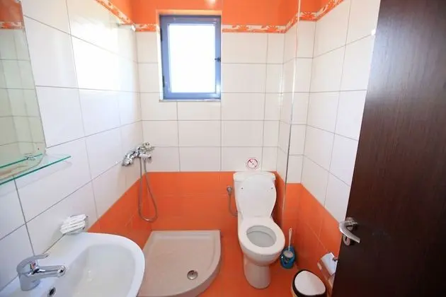 Dört Kişilik Oda, Deniz Manzaralı