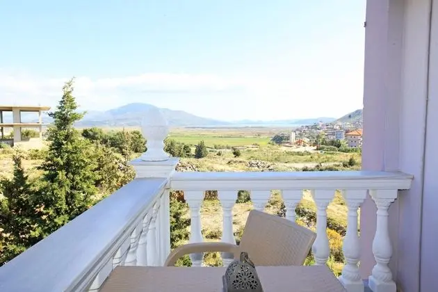 İki Ayrı Yataklı Oda, Dağ Manzaralı