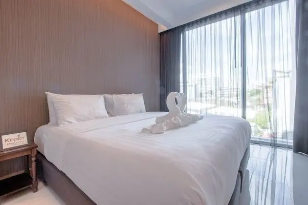 Deluxe King Suite
