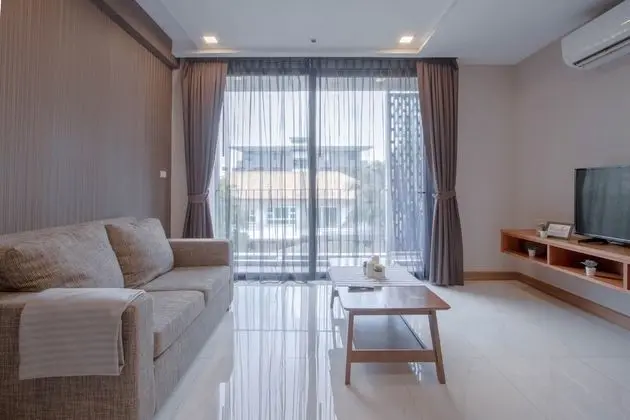Grand Deluxe King Suite