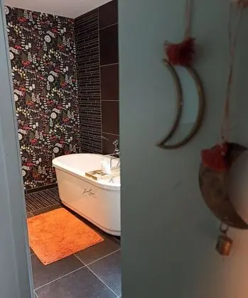 Deluxe Tek Büyük Yataklı Oda (R)