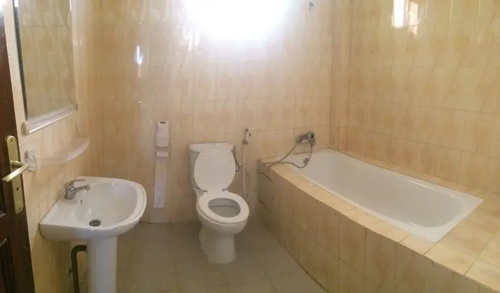 Economy Tek Büyük veya İki Ayrı Yataklı Oda, Ortak Banyo